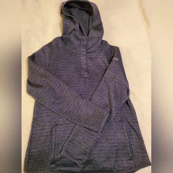Columbia Tops - Womens Size large, Columbia hoodie. Navy Blue. In good condition